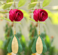 'Kannauj' Candle with Gulabo Rose Hanging (optional)